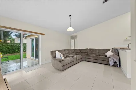 882 San Remo Drive Weston FL 33326
