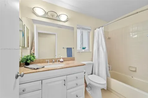 882 San Remo Drive Weston FL 33326