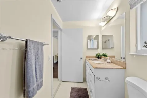 882 San Remo Drive Weston FL 33326