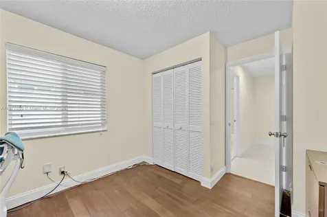 882 San Remo Drive Weston FL 33326