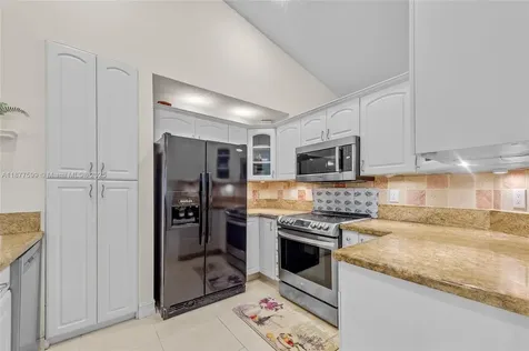 882 San Remo Drive Weston FL 33326