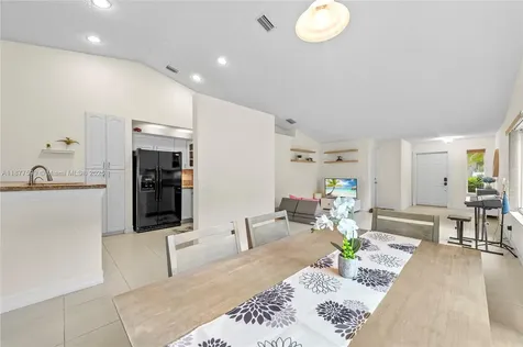 882 San Remo Drive Weston FL 33326