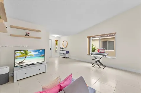 882 San Remo Drive Weston FL 33326