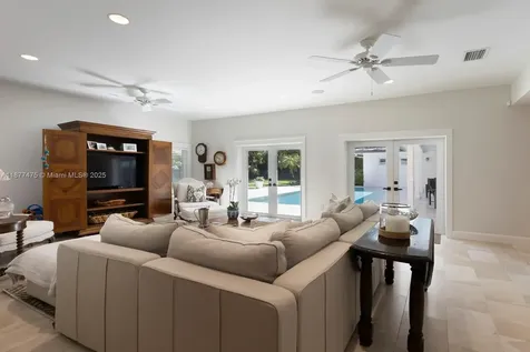 6195 SW 133rd Street Pinecrest FL 33156