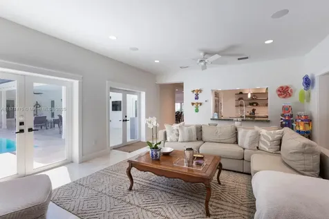 6195 SW 133rd Street Pinecrest FL 33156