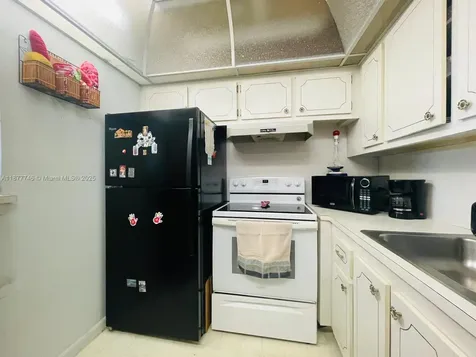 251 S Suffolk F Boca Raton FL 33434