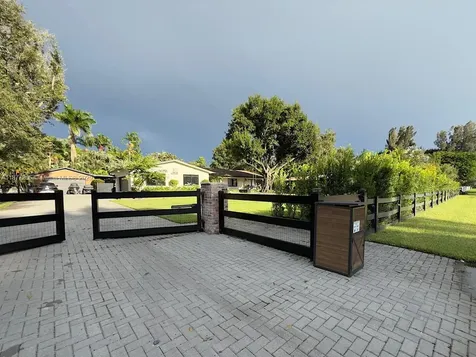 4100 SW 102nd Avenue Davie FL 33328