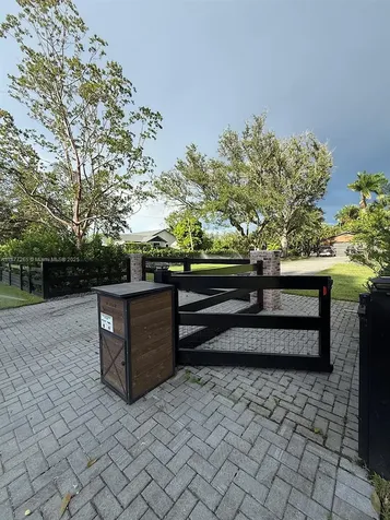 4100 SW 102nd Avenue Davie FL 33328