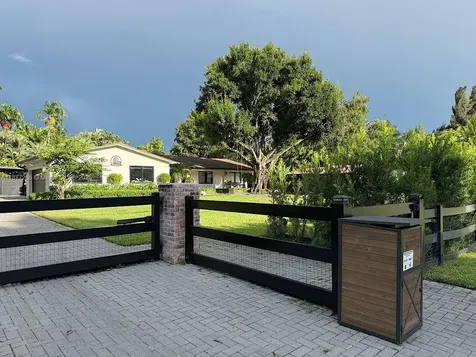 4100 SW 102nd Avenue Davie FL 33328
