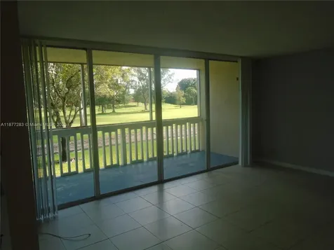 7051 Environ Bl Lauderhill FL 33319