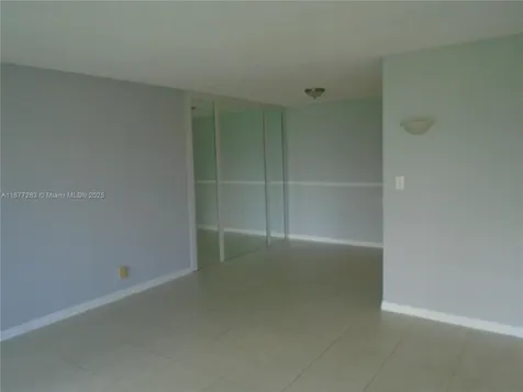 7051 Environ Bl Lauderhill FL 33319