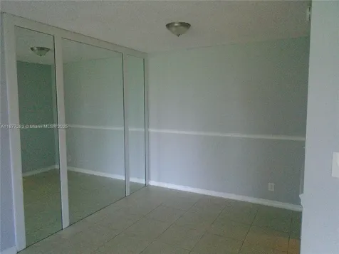 7051 Environ Bl Lauderhill FL 33319