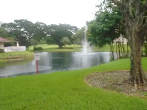 7051 Environ Bl Lauderhill FL 33319