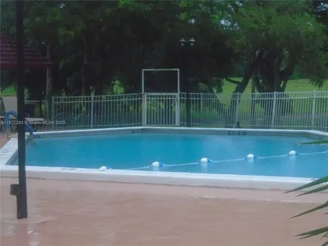 7051 Environ Bl Lauderhill FL 33319