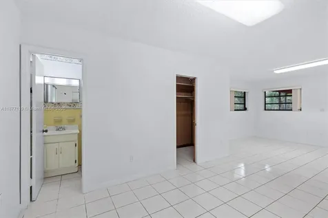 4855 SW 94th Avenue Miami FL 33165