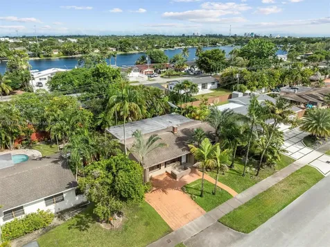4855 SW 94th Avenue Miami FL 33165