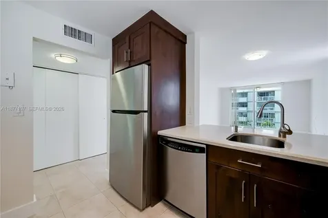 1665 Bay Road Miami Beach FL 33139