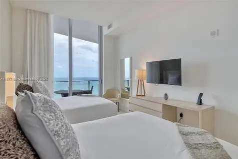 4111 S Ocean Drive Hollywood FL 33019