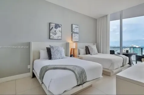 4111 S Ocean Drive Hollywood FL 33019