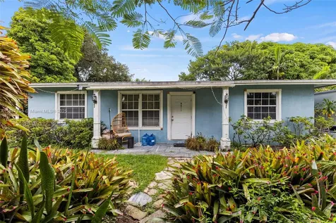 3311 SW 36th Court West Park FL 33023