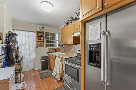 3311 SW 36th Court West Park FL 33023