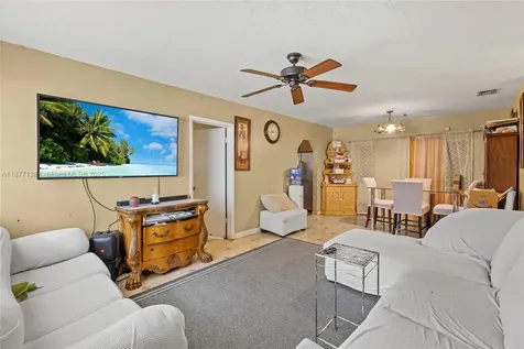 3311 SW 36th Court West Park FL 33023