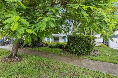 3311 SW 36th Court West Park FL 33023