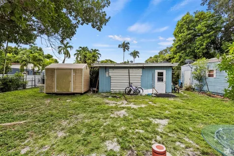 3311 SW 36th Court West Park FL 33023