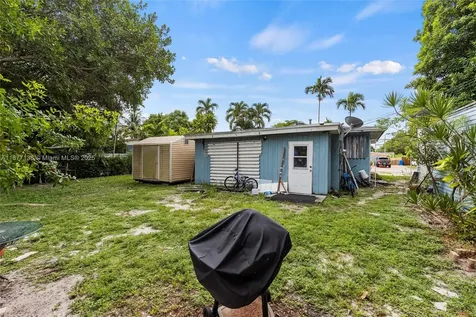 3311 SW 36th Court West Park FL 33023