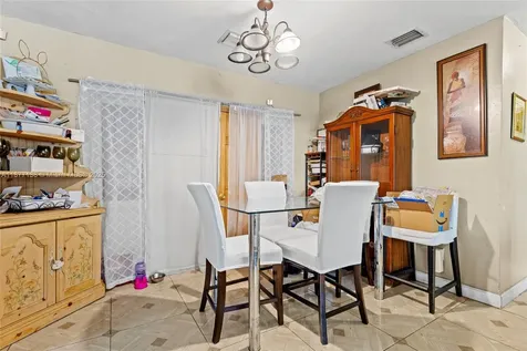 3311 SW 36th Court West Park FL 33023