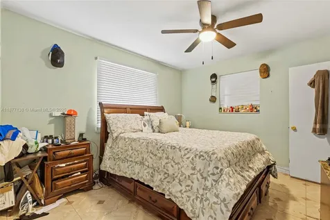 3311 SW 36th Court West Park FL 33023
