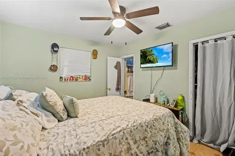 3311 SW 36th Court West Park FL 33023