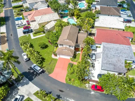 15905 SW 83rd Terrace Miami FL 33193