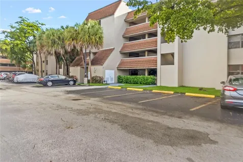 481 Ives Dairy Road Miami FL 33179