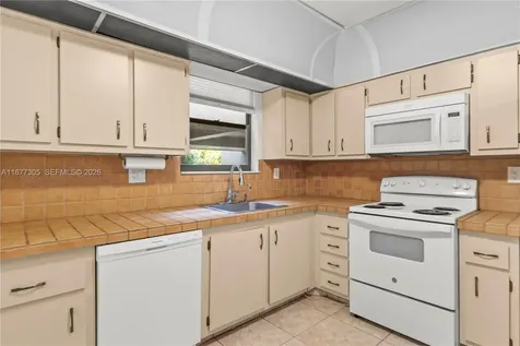 481 Ives Dairy Road Miami FL 33179