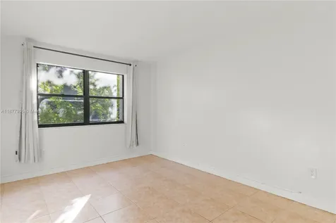 481 Ives Dairy Road Miami FL 33179