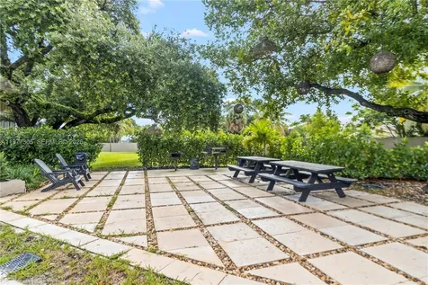 481 Ives Dairy Road Miami FL 33179