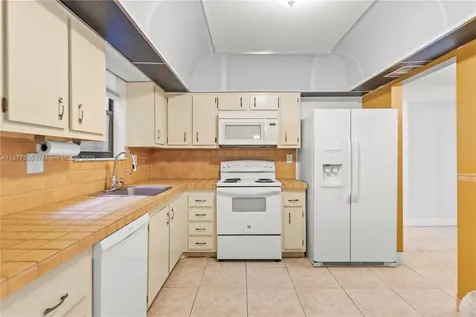 481 Ives Dairy Road Miami FL 33179