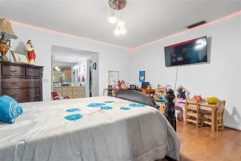 9264 SW 21st Terrace Miami FL 33165