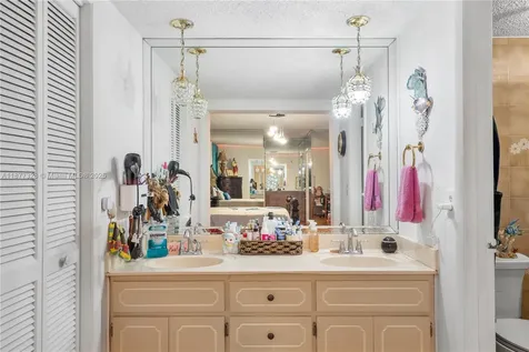 9264 SW 21st Terrace Miami FL 33165