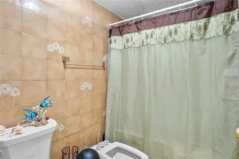 9264 SW 21st Terrace Miami FL 33165