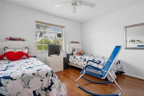 9264 SW 21st Terrace Miami FL 33165