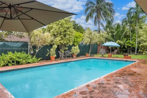 9264 SW 21st Terrace Miami FL 33165