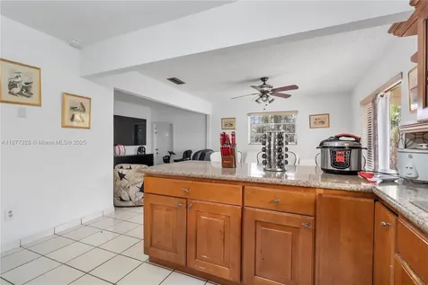 9264 SW 21st Terrace Miami FL 33165