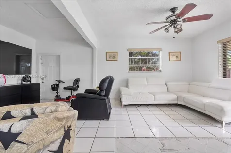 9264 SW 21st Terrace Miami FL 33165