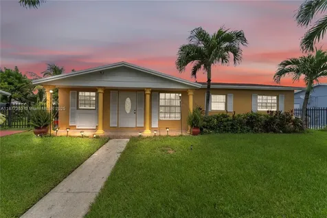 3277 NW 202nd Lane Miami Gardens FL 33056