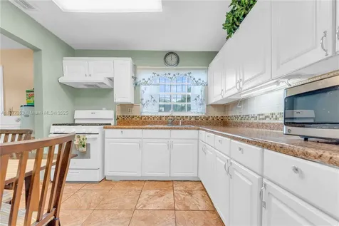 3277 NW 202nd Lane Miami Gardens FL 33056