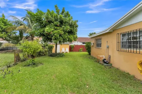 3277 NW 202nd Lane Miami Gardens FL 33056