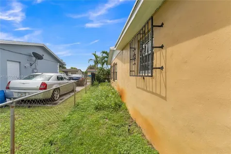 3277 NW 202nd Lane Miami Gardens FL 33056