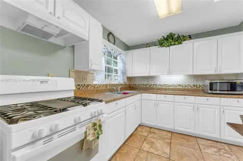 3277 NW 202nd Lane Miami Gardens FL 33056